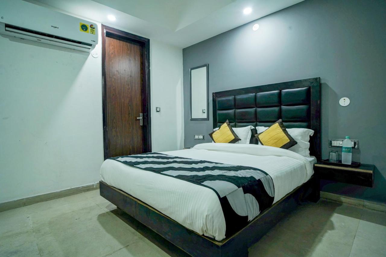 Hotel Red Snapper Couple Friendly At West Delhi Nové Dillí Exteriér fotografie