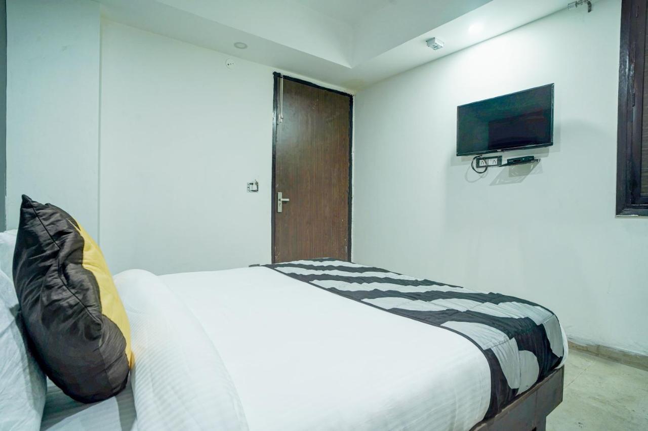 Hotel Red Snapper Couple Friendly At West Delhi Nové Dillí Exteriér fotografie