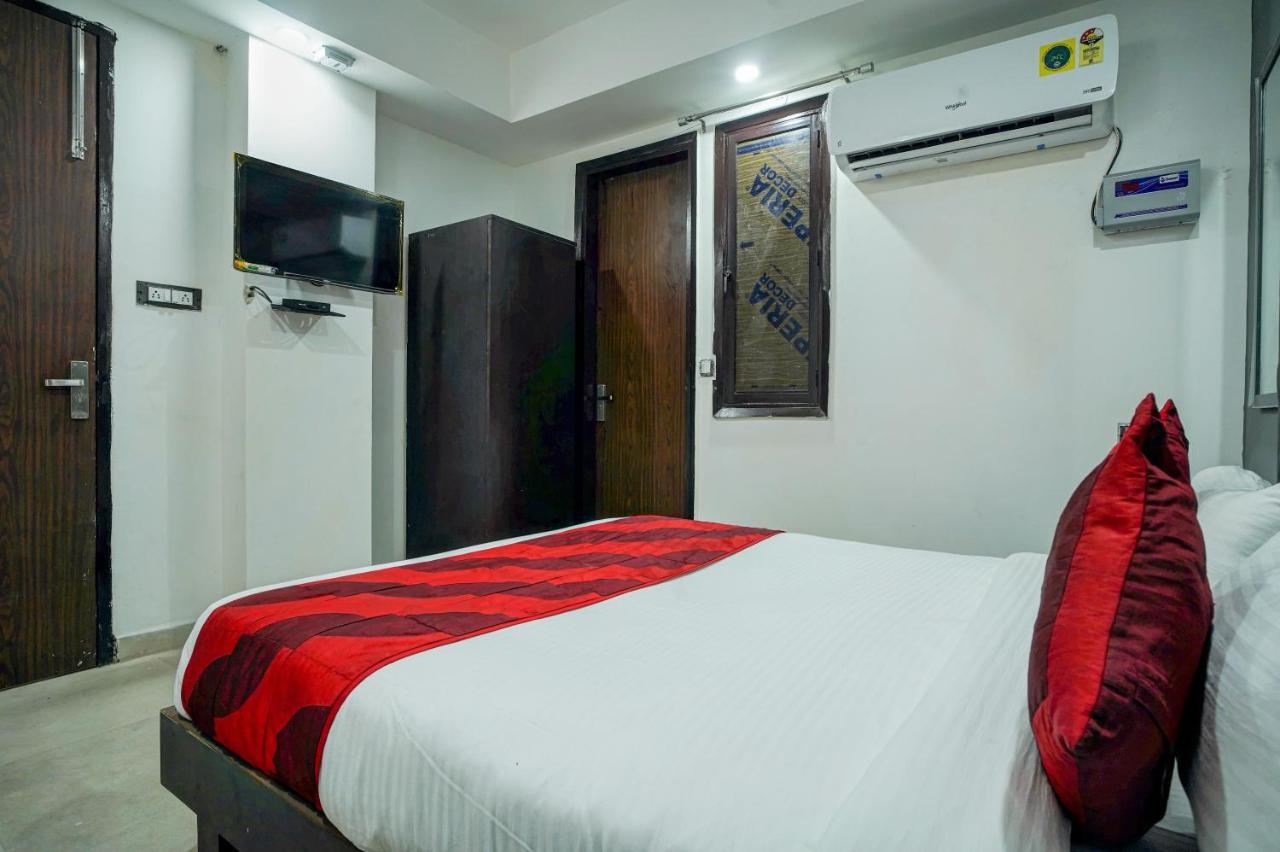 Hotel Red Snapper Couple Friendly At West Delhi Nové Dillí Exteriér fotografie
