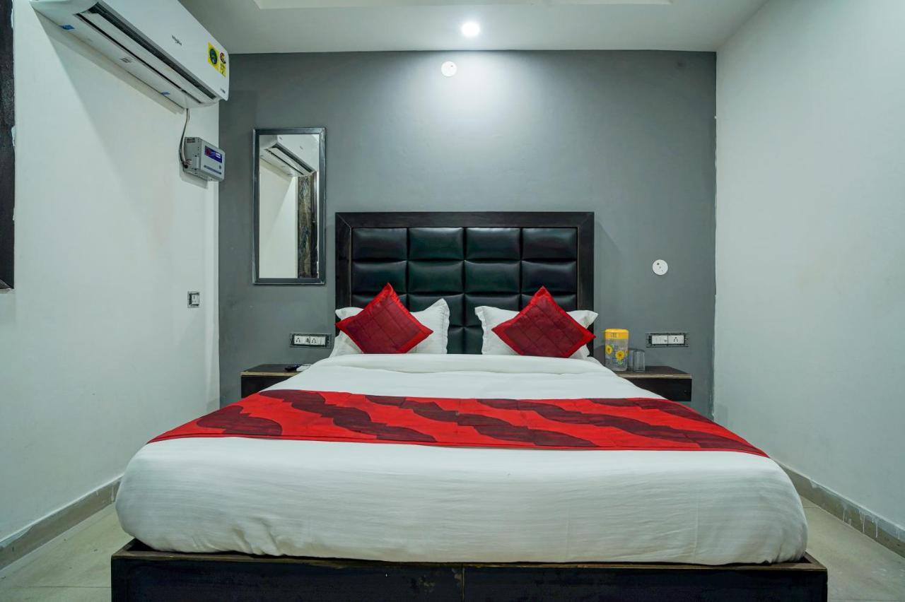 Hotel Red Snapper Couple Friendly At West Delhi Nové Dillí Exteriér fotografie